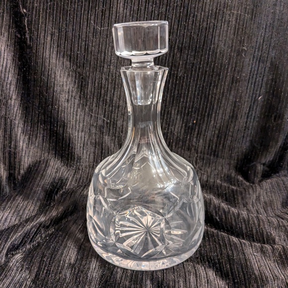 Vintage Heavy Lead Crystal 10" Handcut Decanter w/Cut Glass Prism Stopper NOS - Picture 2 of 6